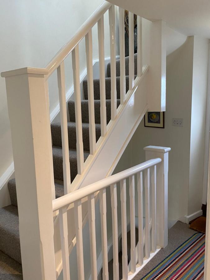 Reduced Rates For Month! Beautiful Cottage, 3 Stories High With Upstairs Courtyard And Set In An Amazing Location! The Fantastic Newly Developed Town Mill With Restaurants And Craft Shops On Your Doorstep Also Only 2 Minutes To The Sea! , Sleeps *