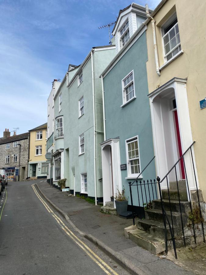 Reduced Rates For Month! Beautiful Cottage, 3 Stories High With Upstairs Courtyard And Set In An Amazing Location! The Fantastic Newly Developed Town Mill With Restaurants And Craft Shops On Your Doorstep Also Only 2 Minutes To The Sea! , Sleeps Сasa de vacaciones *