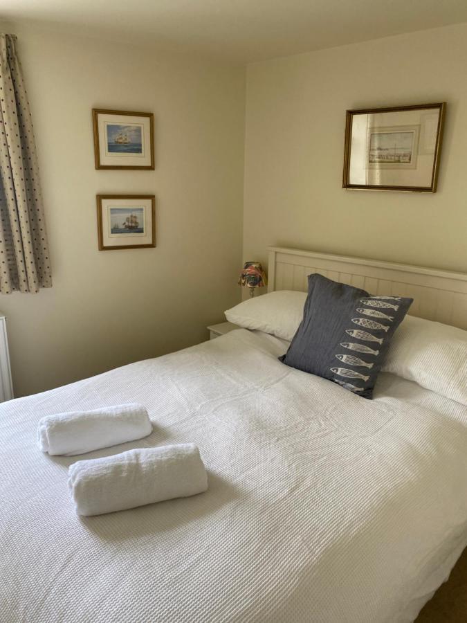 Reduced Rates For Month! Beautiful Cottage, 3 Stories High With Upstairs Courtyard And Set In An Amazing Location! The Fantastic Newly Developed Town Mill With Restaurants And Craft Shops On Your Doorstep Also Only 2 Minutes To The Sea! , Sleeps * Lyme Regis