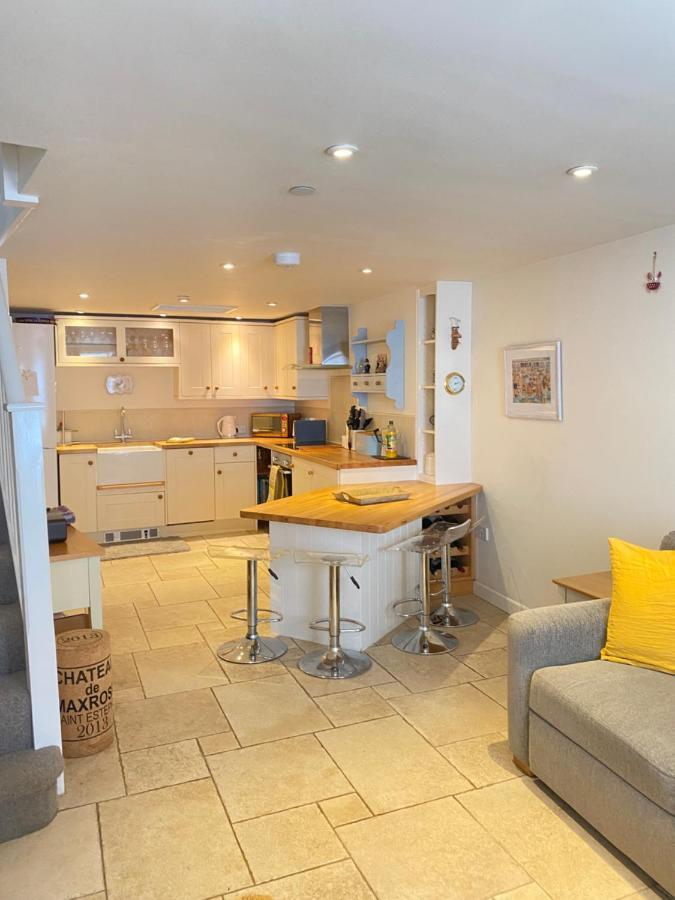 Reduced Rates For Month! Beautiful Cottage, 3 Stories High With Upstairs Courtyard And Set In An Amazing Location! The Fantastic Newly Developed Town Mill With Restaurants And Craft Shops On Your Doorstep Also Only 2 Minutes To The Sea! , Sleeps * Lyme Regis